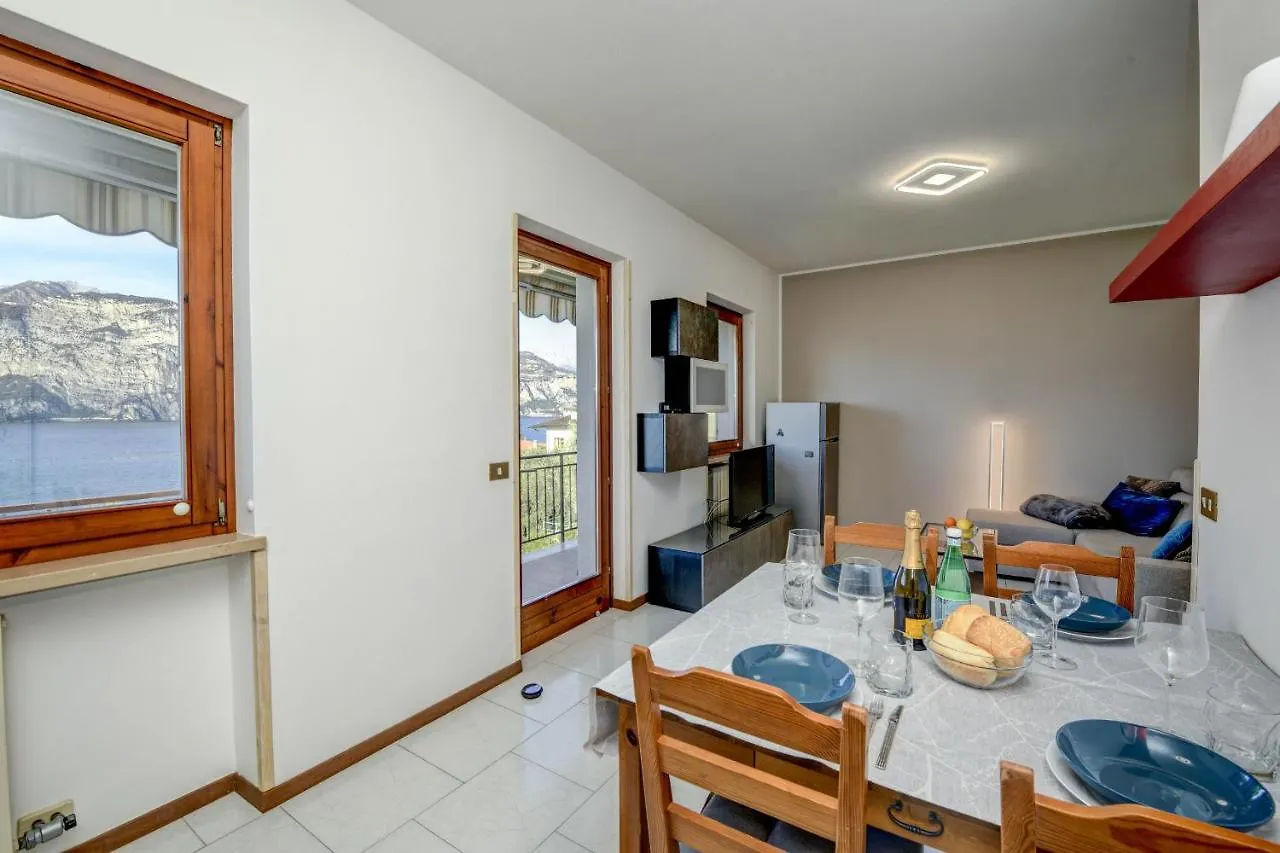 My Garda Family Apartment Brenzone 아센자디브렌조네
