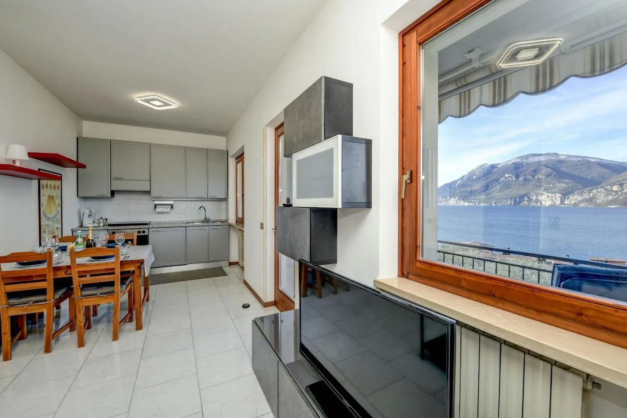 My Garda Family Apartment Brenzone 아센자디브렌조네